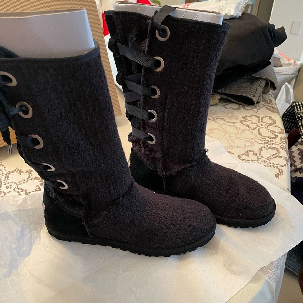 Ugg Australia black heirloom lace up boots